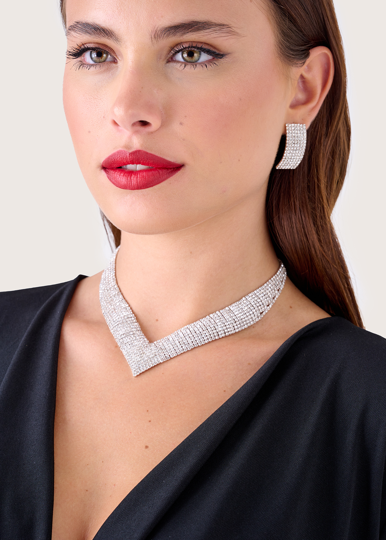 V collar store necklace